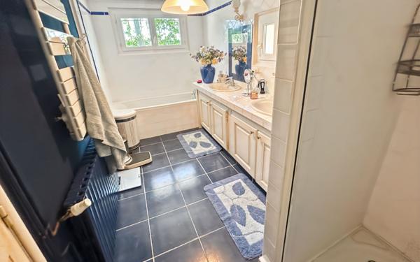 Maison à vendre    7 pièces •  Moirax