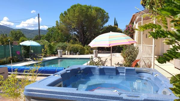 Villa T6 de 163 m² avec piscine sur un terrain de 1 450 m²