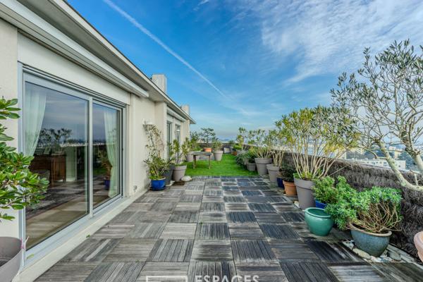 Dernier étage avec terrasse de 160 m²