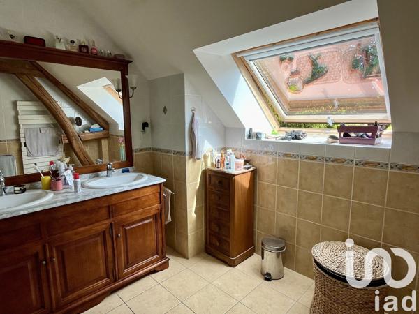 Maison 7 pièces de 221 m² à Vauchassis (10190)