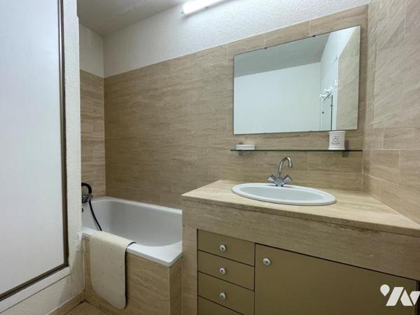 SAINT MALO - Bas Sablon - Appartement VUE BASSIN et INTRA-MUROS T2 de 41.66m² - Jardin et cave.