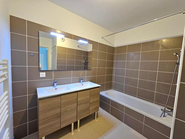 LES VIOUGUES SUD - Superbe T3 de 2019 située dans ce quartier prisé