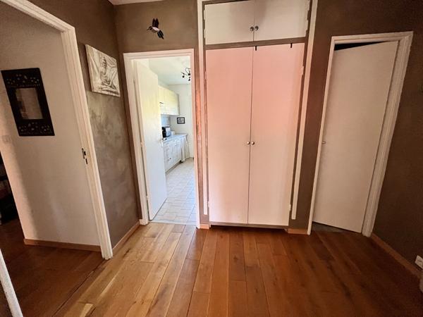 Appartement Dourdan 3 pièce(s) 71.31 m2 et local