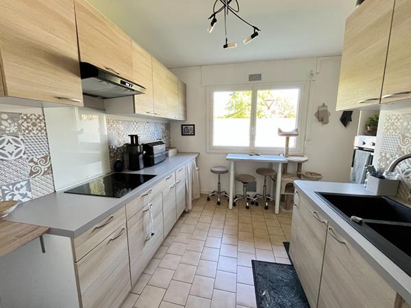 Appartement Dourdan 3 pièce(s) 71.31 m2 et local