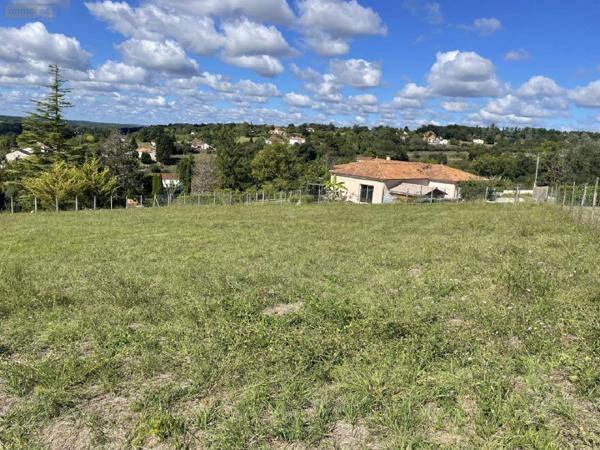 Terrain à Batir à vendre à Villetoureix en Dordogne (24600), ref : 077/1552