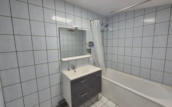 Appartement à louer    3 pièces • 75 m2 Elbeuf