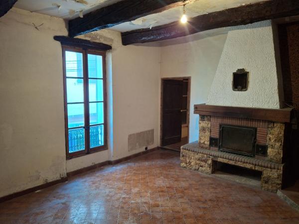 STE TULLE, MAISON DE VILLE DE 5 PIECES DE 125m² HABITABLES, PLUS GARAGE, CAVES & ATELIER