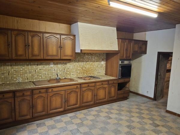 STE TULLE, MAISON DE VILLE DE 5 PIECES DE 125m² HABITABLES, PLUS GARAGE, CAVES & ATELIER