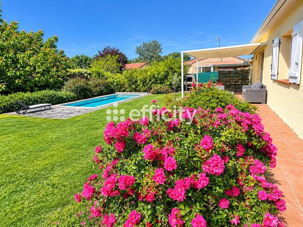 Maison
         6 pièces
        - 140 m² Bien prestige 450 000 € *