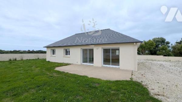 Maison contemporaine de plain-pied avec garage et jardin clos, au calme, proche plages et commerces