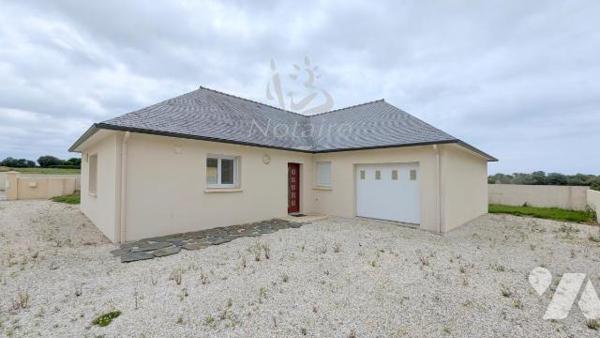 Maison contemporaine de plain-pied avec garage et jardin clos, au calme, proche plages et commerces
