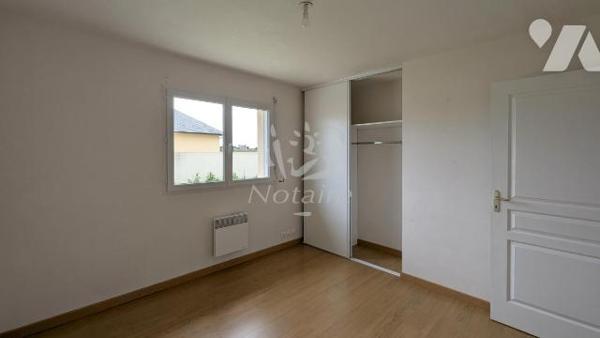 Maison contemporaine de plain-pied avec garage et jardin clos, au calme, proche plages et commerces