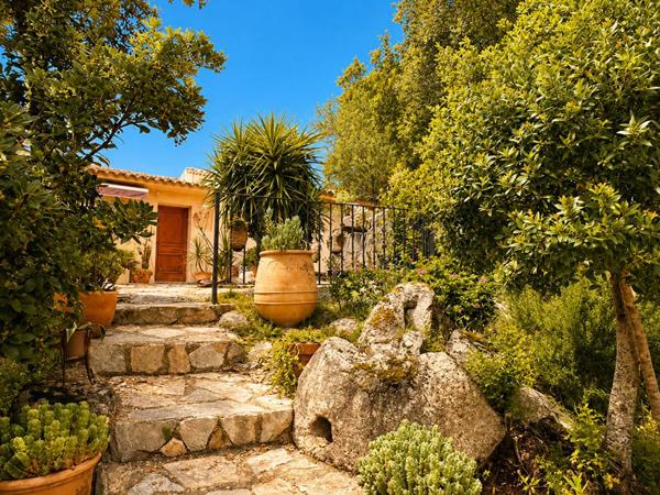 EXCLUSIVITÉ  Propriété avec deux villas indépendantes
