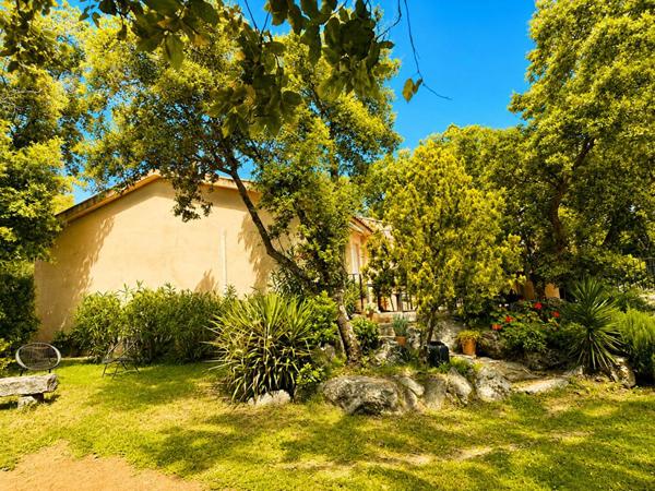 EXCLUSIVITÉ  Propriété avec deux villas indépendantes