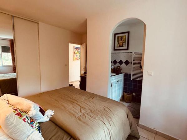 EXCLUSIVITÉ  Propriété avec deux villas indépendantes