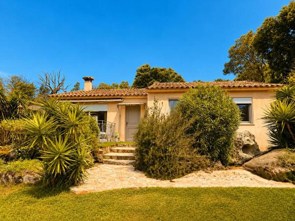 EXCLUSIVITÉ  Propriété avec deux villas indépendantes