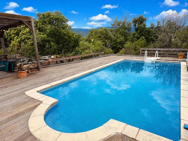 EXCLUSIVITÉ  Propriété avec deux villas indépendantes