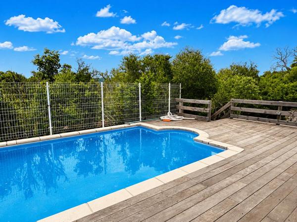 EXCLUSIVITÉ  Propriété avec deux villas indépendantes