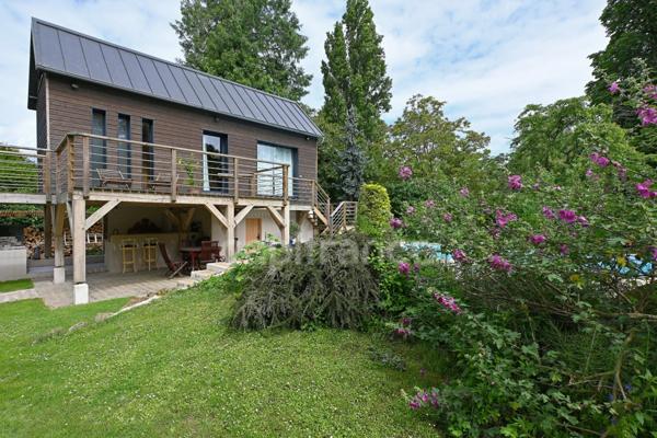 Ile de Vaux sur Seine - Maison 7 pièces de 186m2, 4 chambres, dépendance et piscine; sur terrain de 1912m2.