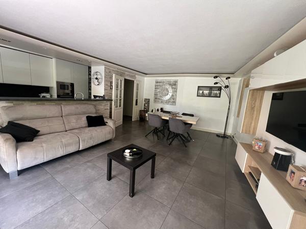 Cagnes Sur Mer Très beau 3 P de 78 m2 Terrasse Piscine Garage Parking Cave