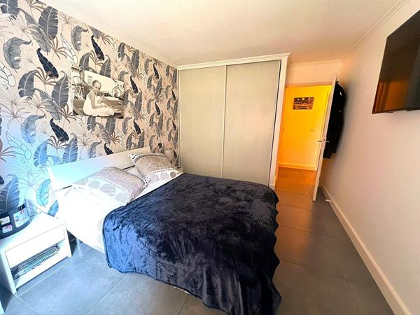 Cagnes Sur Mer Très beau 3 P de 78 m2 Terrasse Piscine Garage Parking Cave