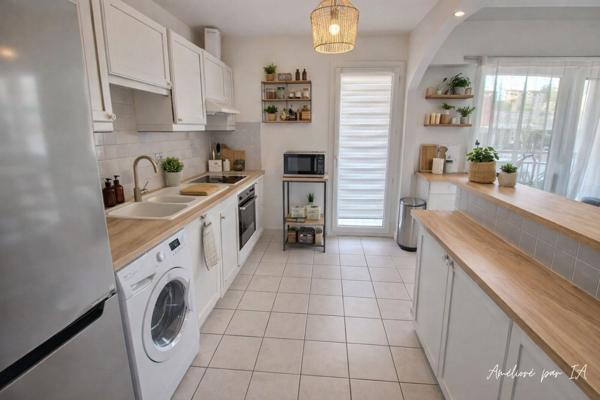 CARQUEIRANNE T3 DERNIER ETAGE - QUARTIER PORT