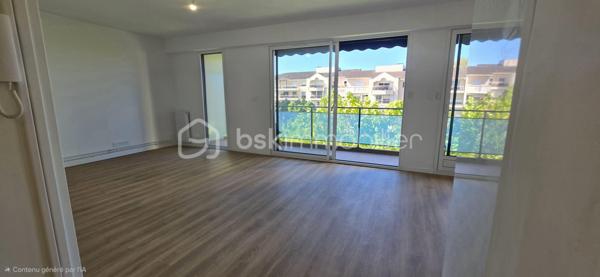 Dans un environnement calme et recherché sur les hauteurs de Billère, découvrez ce bel appartement T5 de 106 m², entièrement rénové avec goût.
Situé au 3ᵉ étage d’une résidence avec ascenseur, cet appartement séduit dès les premiers instants par sa luminosité, ses volumes généreux et son environnement particulièrement paisible, sans vis-à-vis.
L’espace de vie offre une atmosphère agréable et chaleureuse, avec de belles ouvertures permettant de profiter pleinement de la lumière naturelle. Le séjour se prolonge par un balcon bénéficiant d’une vue dégagée, un véritable espace extérieur pour profiter d’un moment de calme.
L’appartement dispose de quatre chambres, offrant de nombreuses possibilités d’aménagement : vie de famille, espace télétravail, chambre d’amis ou pièce dédiée aux loisirs, et les gros +++ ce sont sa salle de bain et sa salle d'eau et oui deux pièces d'eau quel confort pour une vie de famille !!!
Entièrement rénové avec soin et dans un esprit contemporain, il ne nécessite aucun travaux : il ne reste plus qu’à poser ses valises.
Le confort est complété par des volets roulants électriques, un chauffage individuel au gaz ainsi qu’un garage privatif, particulièrement appréciable au quotidien.
Un appartement lumineux, confortable et soigneusement rénové, idéal pour une famille à la recherche d’un cadre de vie paisible tout en restant à proximité des commodités.
Une visite s’impose pour apprécier pleinement ses volumes, sa luminosité et la qualité de sa rénovation.