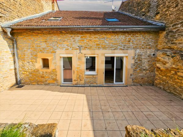 Maison familiale avec jardin à Prix-lès-Mézières