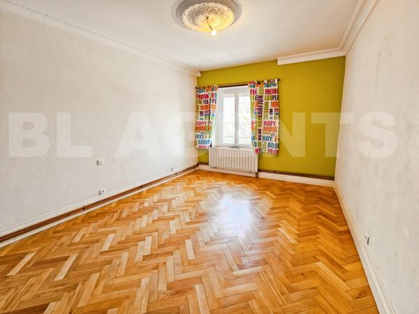 Maison familiale avec jardin à Prix-lès-Mézières