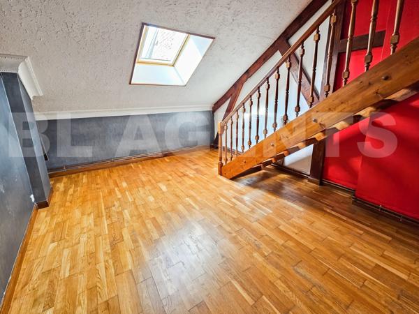 Maison familiale avec jardin à Prix-lès-Mézières