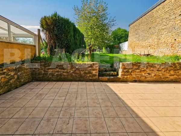 Maison familiale avec jardin à Prix-lès-Mézières