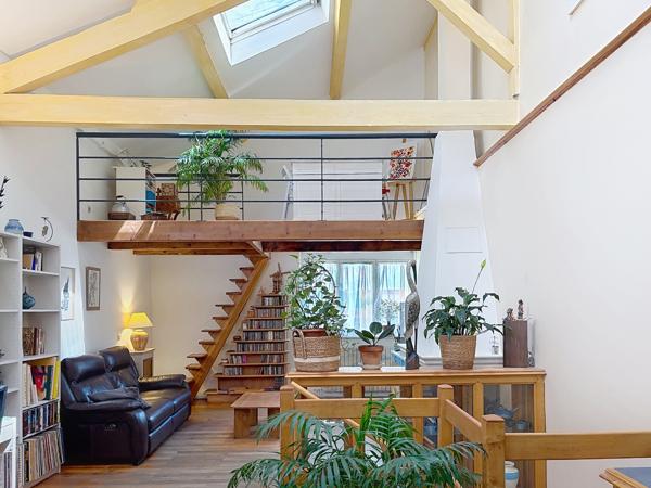 Maison atypique de 121 m² au calme absolu en centre-ville