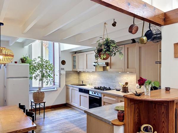 Maison atypique de 121 m² au calme absolu en centre-ville
