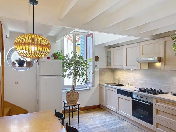 Maison atypique de 121 m² au calme absolu en centre-ville