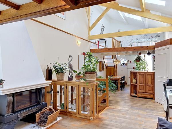 Maison atypique de 121 m² au calme absolu en centre-ville