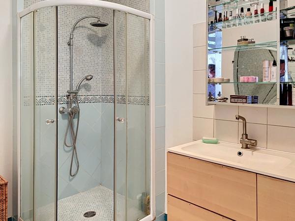 Maison atypique de 121 m² au calme absolu en centre-ville