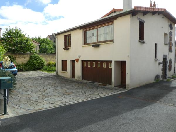 Maison
         6 pièces
        - 120 m² 218 150 € *