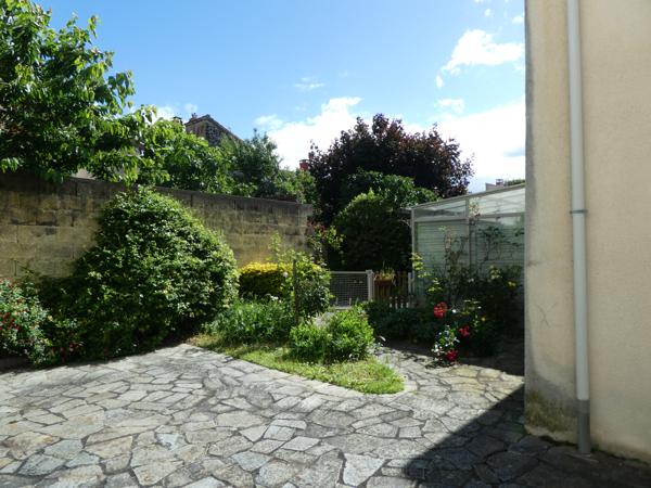 Maison
         6 pièces
        - 120 m² 218 150 € *