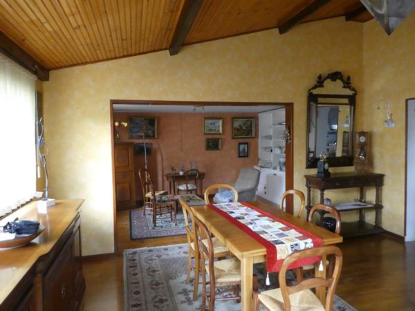 Maison
         6 pièces
        - 120 m² 218 150 € *