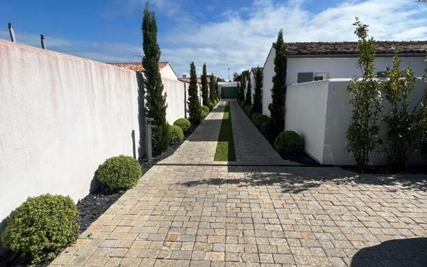 Maison à vendre    5 pièces •  Sainte-Marie-de-Ré