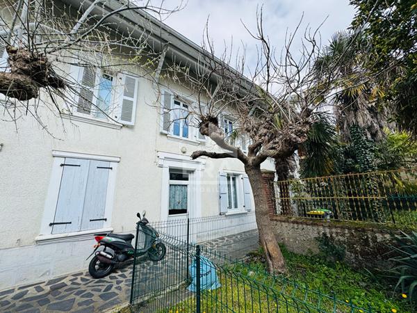 Immeuble de rapport idéalement situé à Vic-en-Bigorre - Rentabilité immédiate