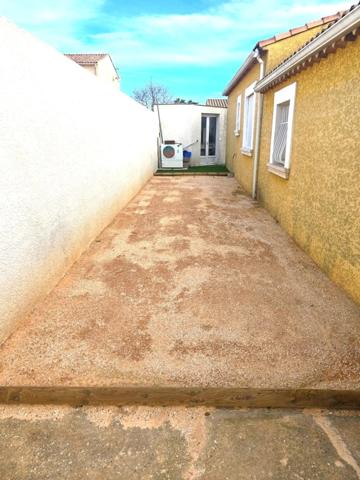 Maison à vendre 4 pièces VIAS (34)