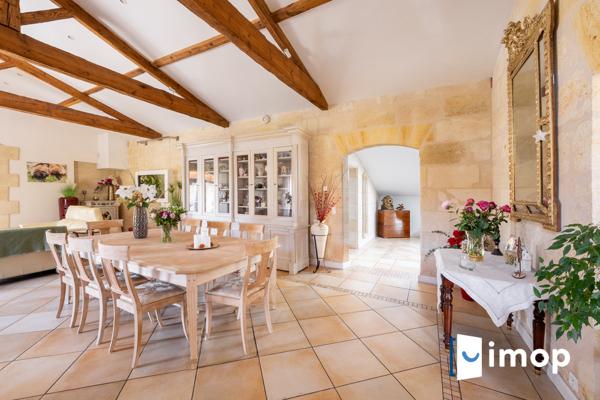Belle maison en pierre avec piscine de 253m² sur terrain d'environ 4000m² – (20 min de Bordeaux)