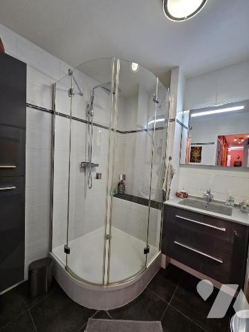 Appartement rez-de-chaussée avec térasse(38m²env) et box fermé