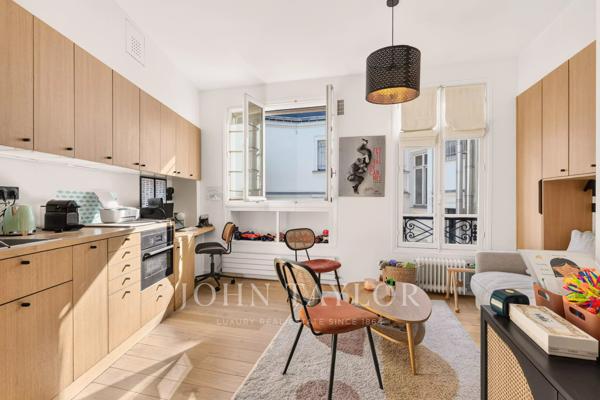 Paris VI - Luxembourg - Superbe duplex aux derniers étages avec vue dégagée et balcons