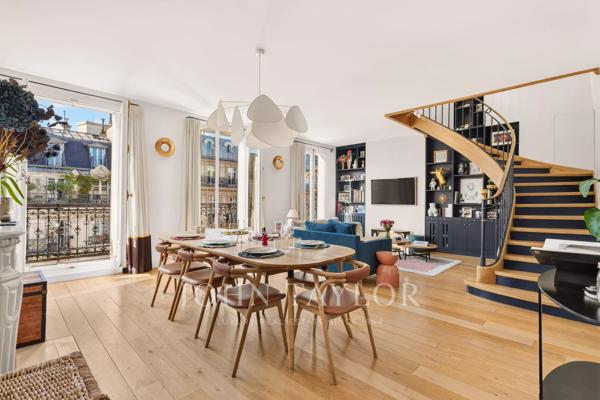 Paris VI - Luxembourg - Superbe duplex aux derniers étages avec vue dégagée et balcons