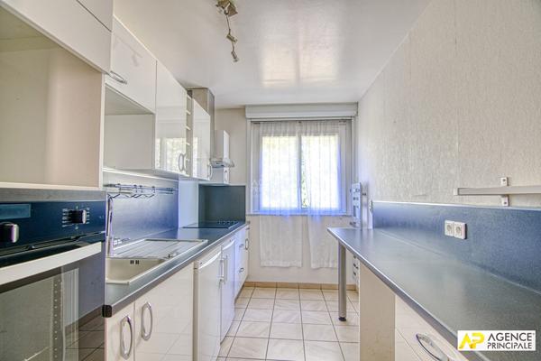 Versailles Clagny Domaine de Picardie Appartement 2 pièces 57.50 m² carrez 2ème étage avec ascenseur, balcon, cave et parking €399 000 ** - Référence 25836