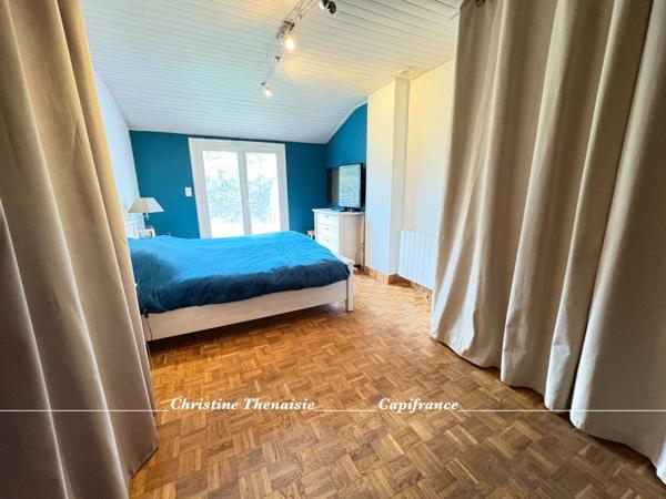 Maison de charme à vendre Plain-pied, 4 chambres dont 3 avec entrées indépendantes, Grand garage, Studio à aménager, 2 entrées sur 1200 m2 de terrain, SAINT HILAIRE DE RIEZ (85)