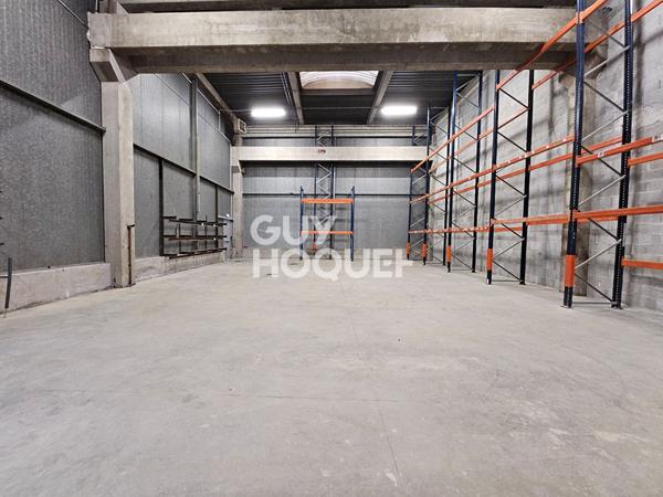 Entrepôt 233m² à Étoile sur Rhone (26)
