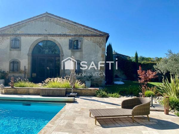 Maison de maître avec piscine et dépendance